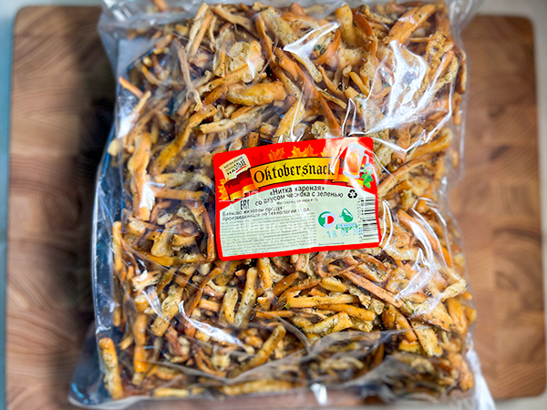 Нитка ЖАРЕНАЯ "Чеснок с зеленью" Oktobersnack 1 кг (сырный продукт) в Новочебоксарске