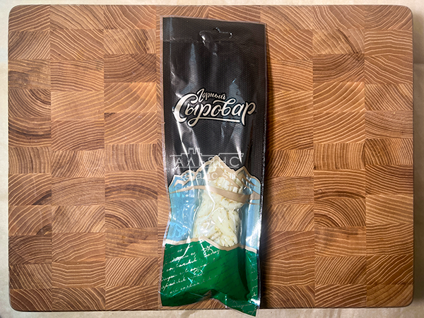 Сыр 100 гр ГОРНЫЙ СЫРОВАР (Косичка с укропом и чесноком) в Новочебоксарске