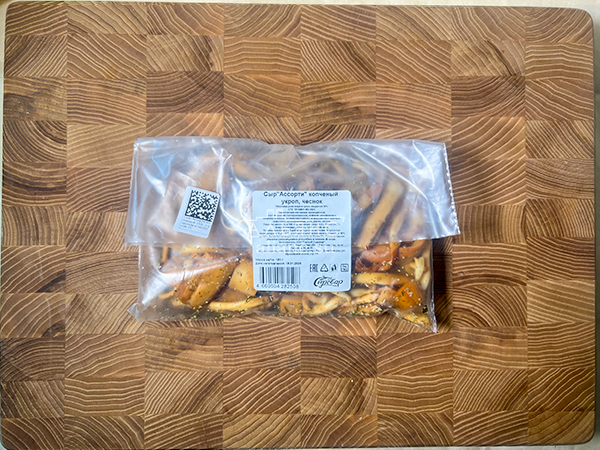 Сыр 150 гр ГОРНЫЙ СЫРОВАР (Ассорти копчёный с укропом и чесноком) в Новочебоксарске